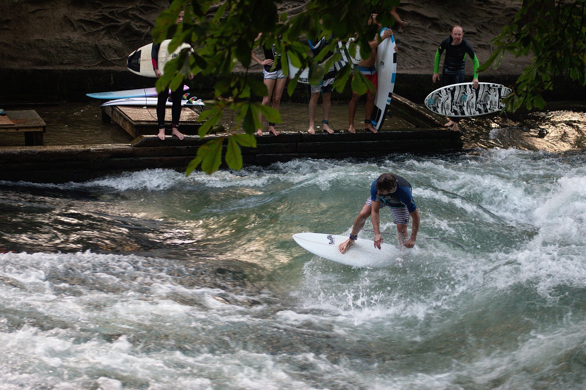 Surfing the standing wave on the Eisbach