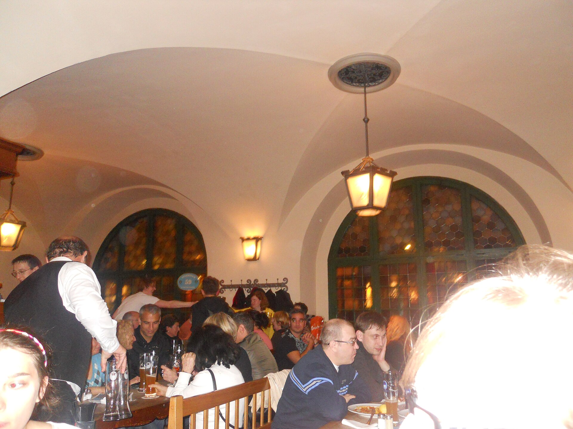 The vaulted hall of the Hofbrauhaus