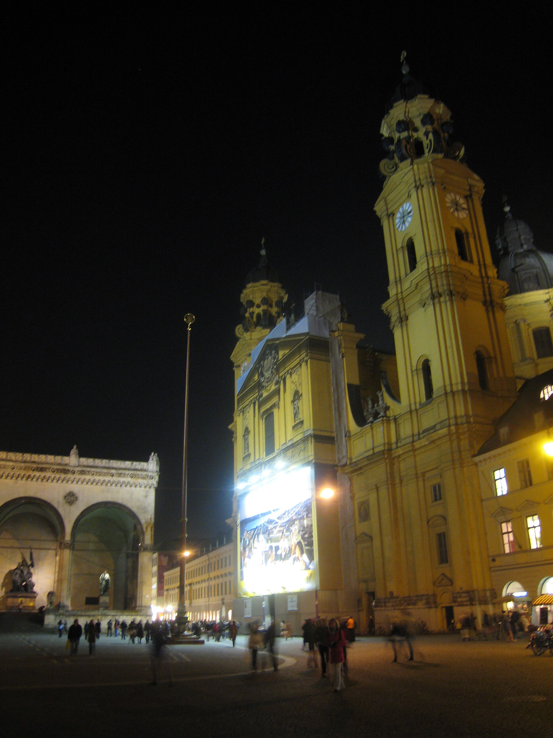 The Theatinerkirche at night