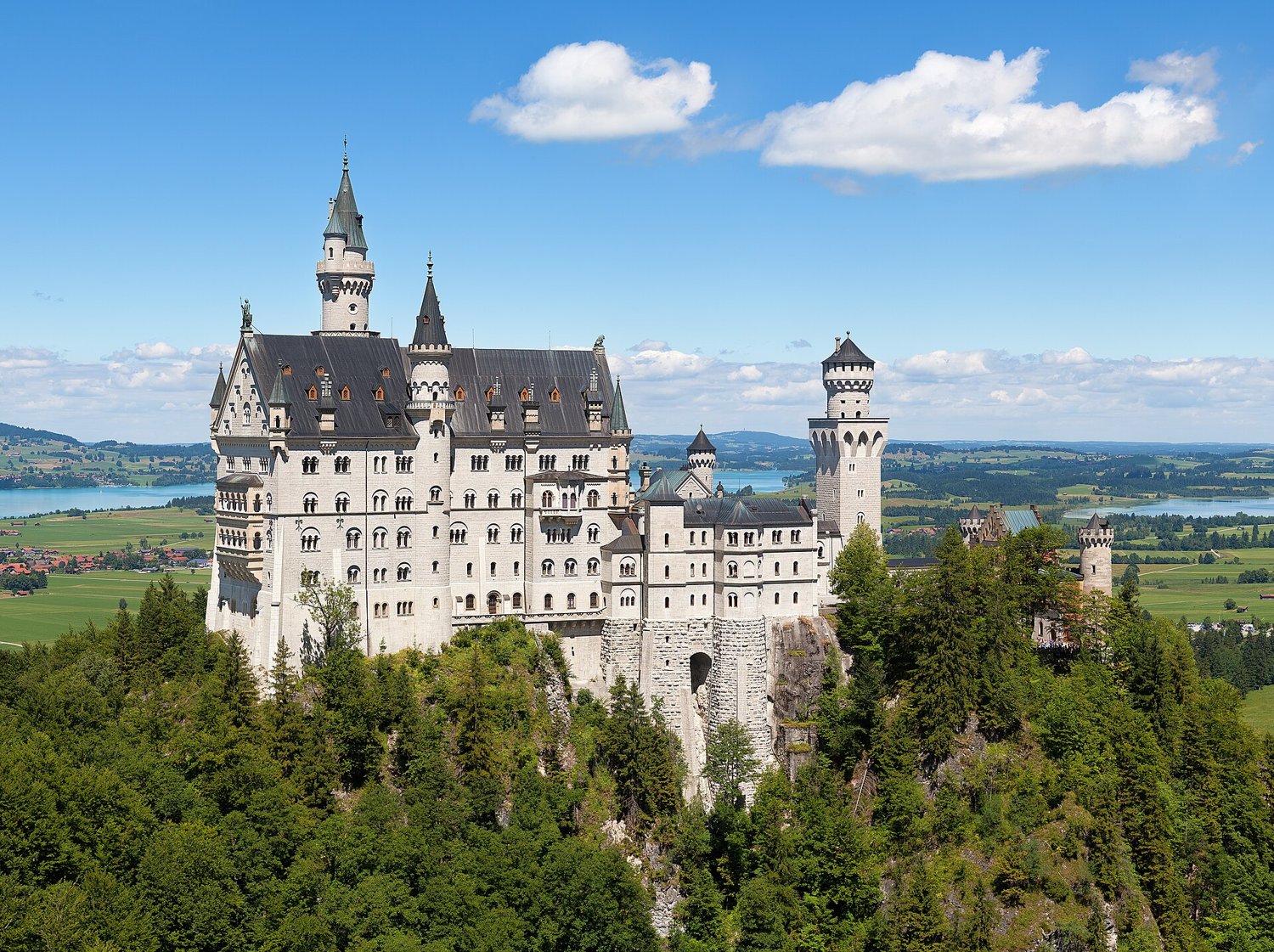 Schloss Neuschwanstein in the Bavarian Alps