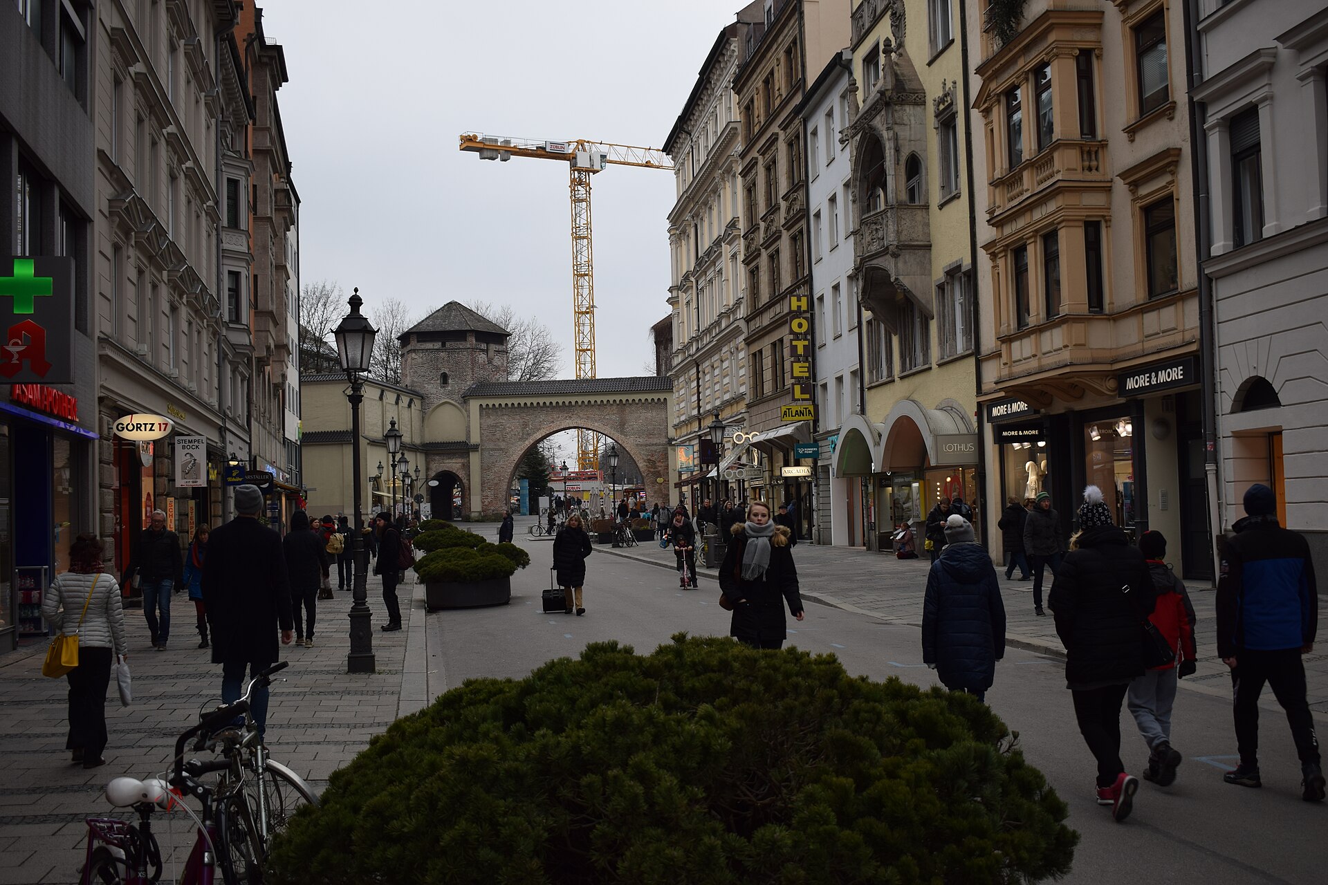The Sendlinger Tor and the shopping street