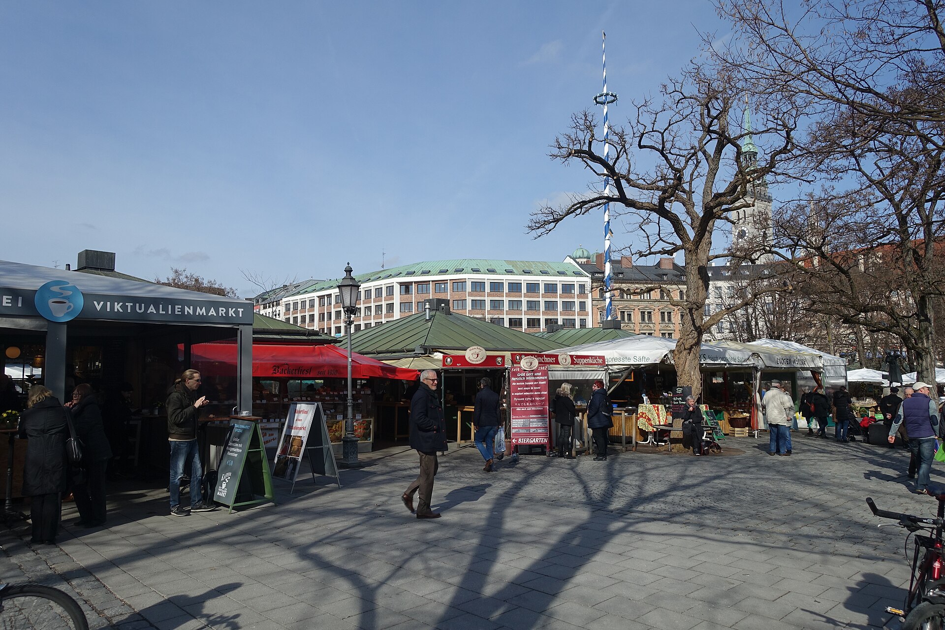 The Viktualienmarkt square